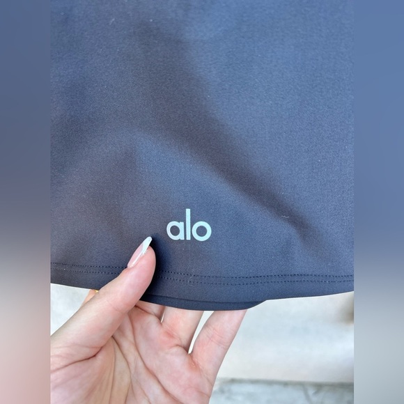 Alo Airlift Winter Warm Ski Time Long Sleeve Black New with Tags! - Picture 11 of 12